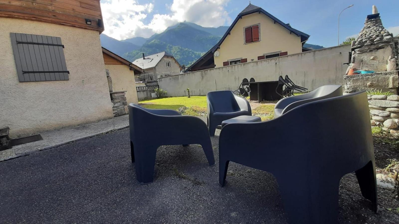 Appartement Cocoon Avec Jardin Et Vue Montagne Laruns Bagian luar foto